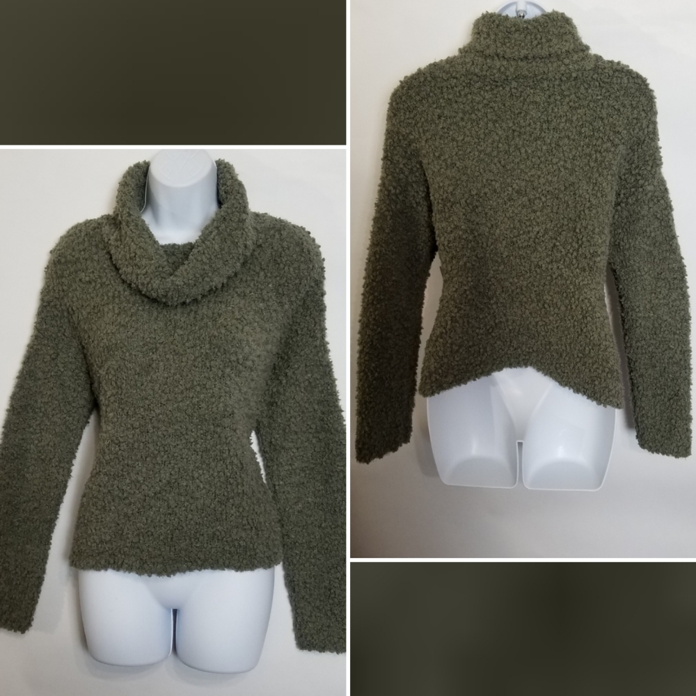 Turtleneck Pullover Sweater - Picture 2 of 4
